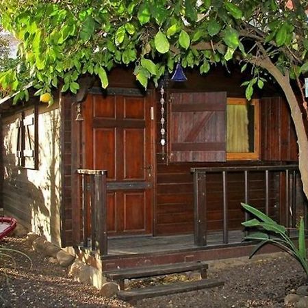 דביר סוויטות: ג'קוזי כפרי ליד הכנרת Villa Migdal Exterior photo