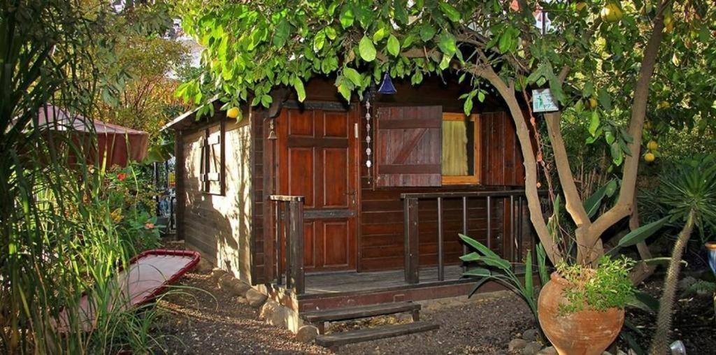 דביר סוויטות: ג'קוזי כפרי ליד הכנרת Villa Migdal Exterior photo